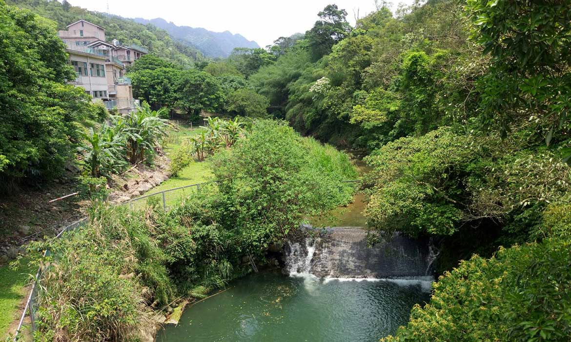 一家人的母親節小旅行，羅馬公路裡的蔬食餐廳