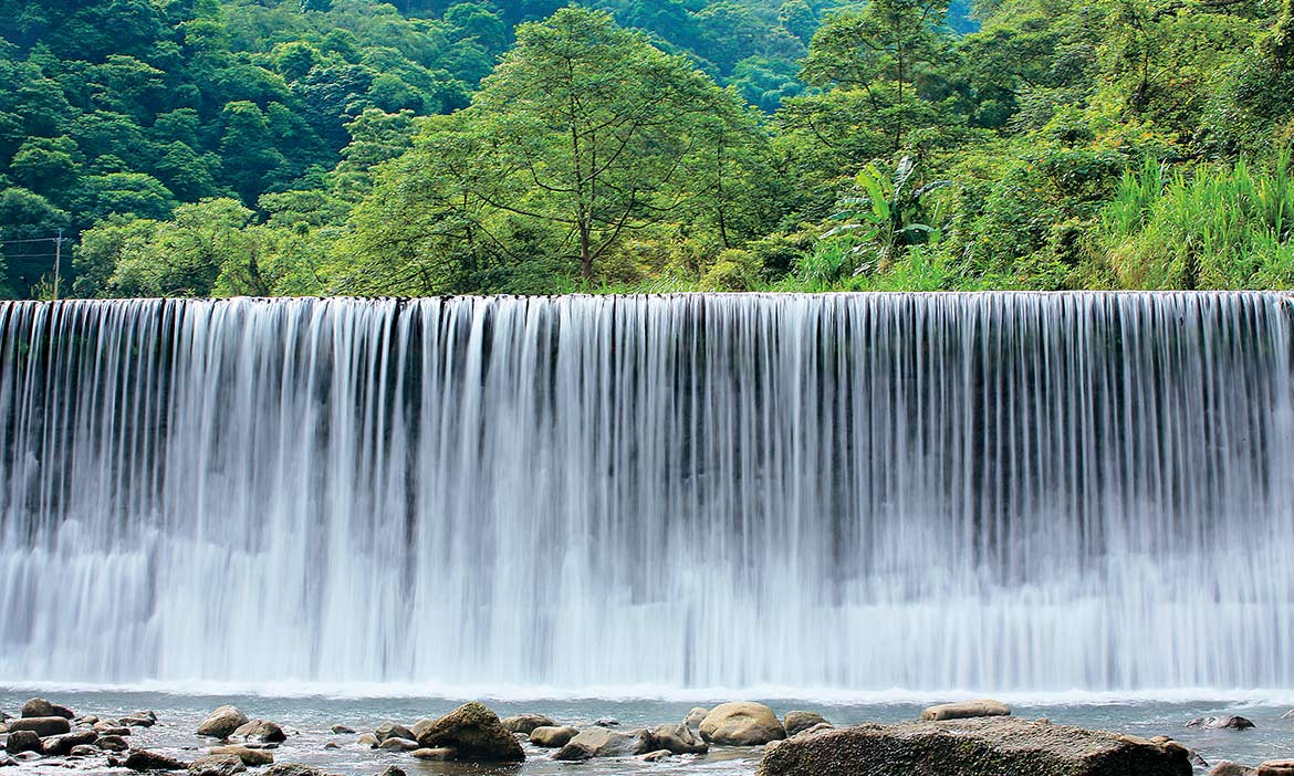新竹泡湯，泉冷泉熱一日幽