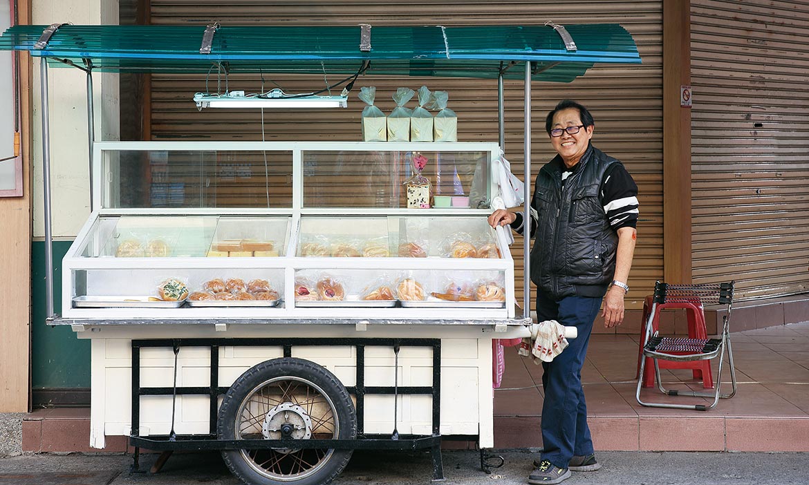 嘉義朴子三興麵包店 手推車上的麵包店，童年的老味道