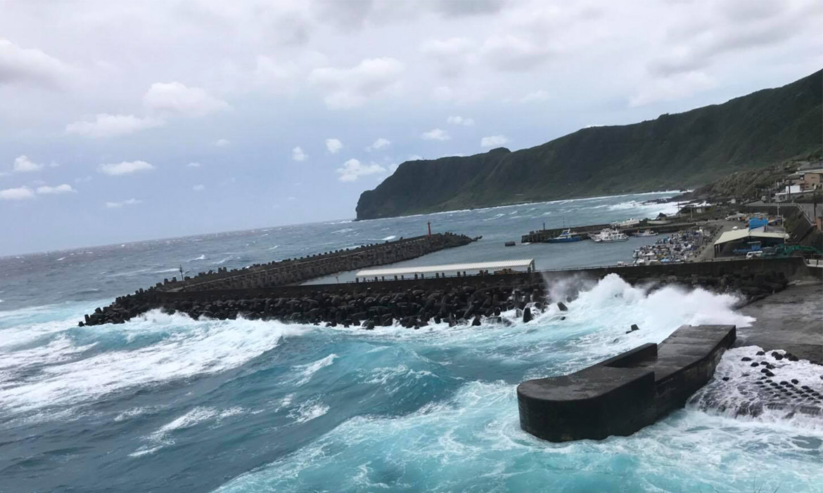颱風天蘭嶼關島中，不只是浪漫而已