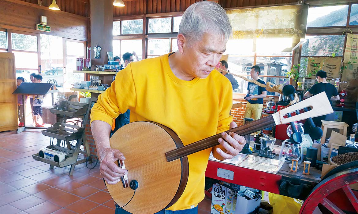 陳永淘  創作客家歌曲，從兒時的純真開始唱起
