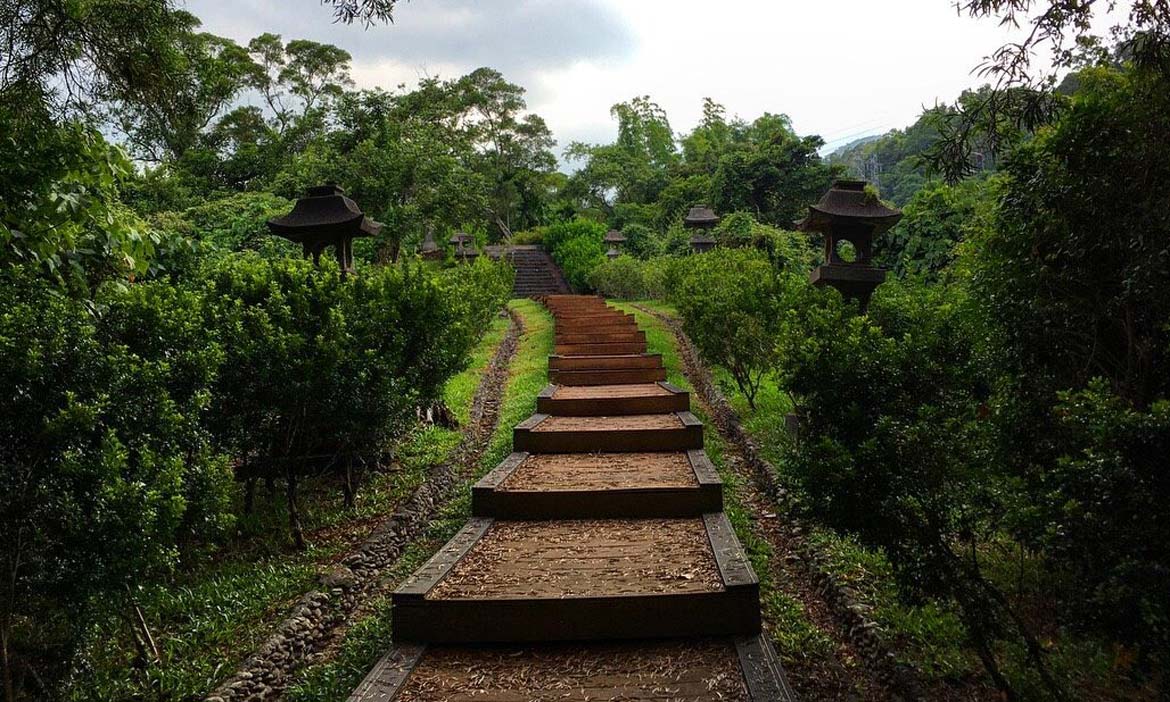 玉里不只金針花，意外走進玉里神社歷史