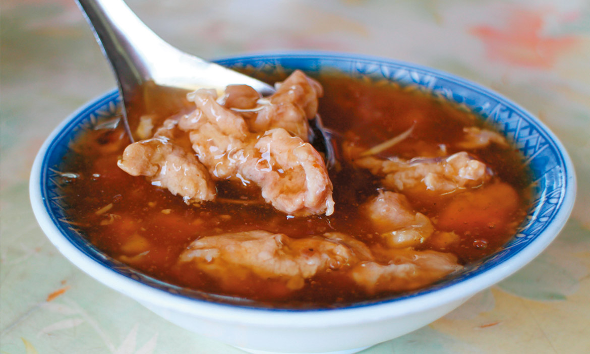 著名的在地美食，舒國治：「來到宜蘭， 怎能不嘗嘗肉羹呢？」