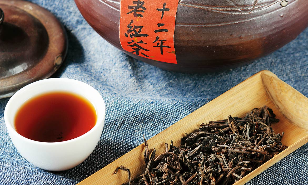 南投魚池製茶世家，有機茶園慢釀老紅茶