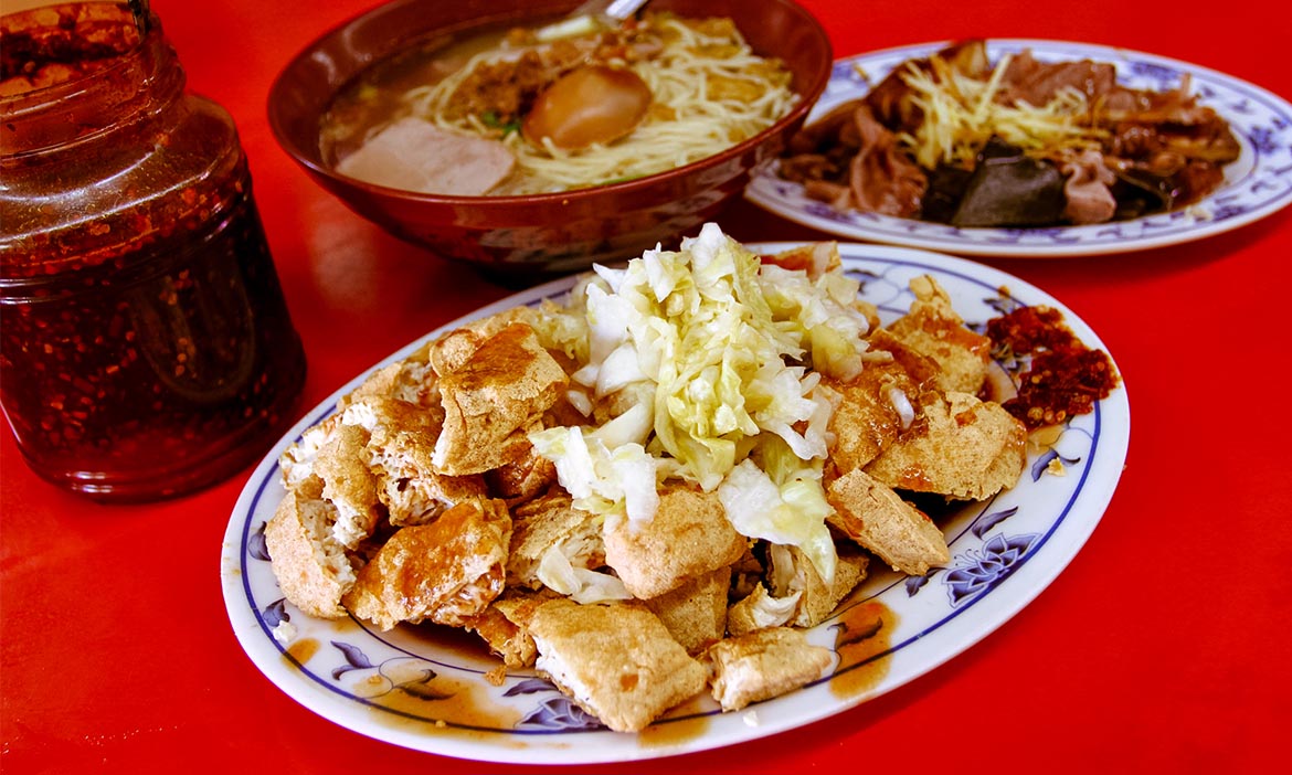 一別數年的關山臭豆腐，相逢我淚流盈眶的回憶