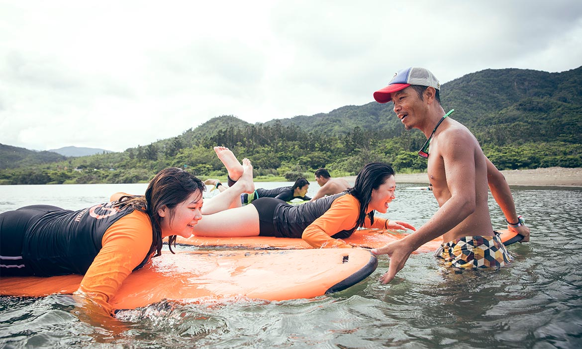 從浪檢視人生，等浪匠人吳家誌：「衝浪能讓人的心變寬！」