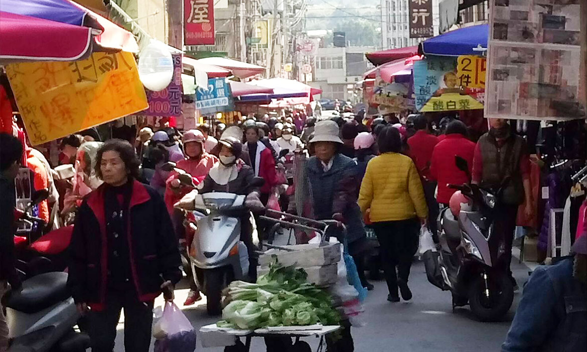 逛小鎮菜市場找記憶的老味道，最貼近當地的旅行方式