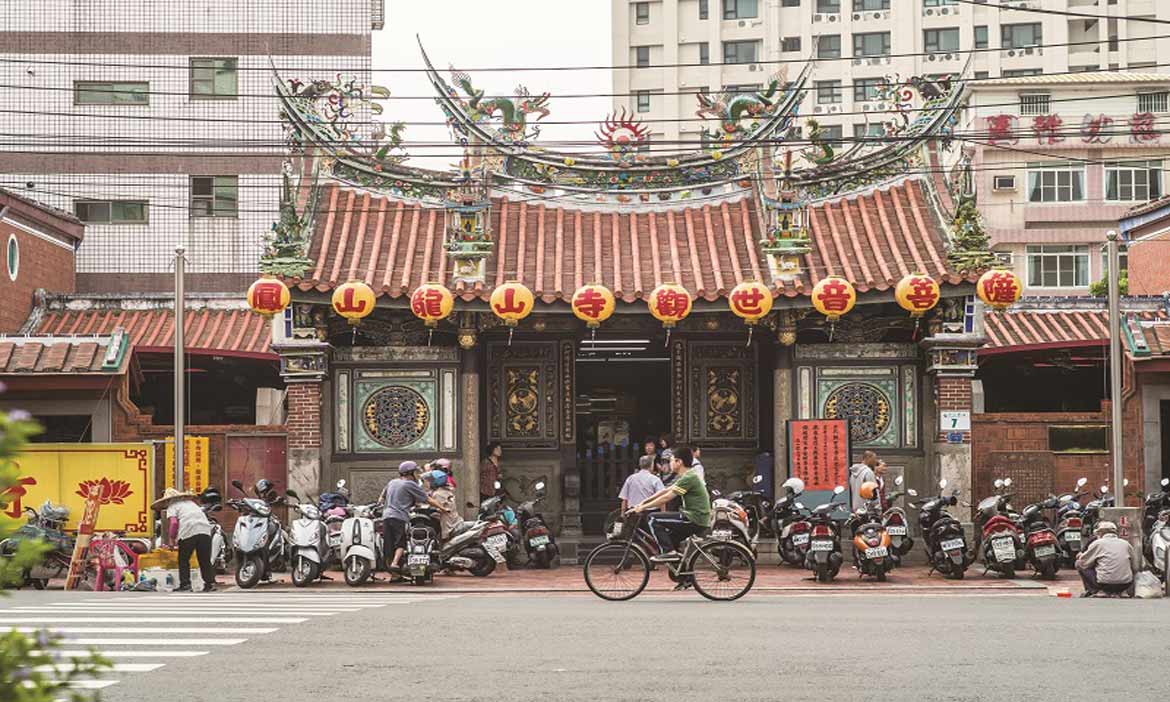 房間裡的香火袋，是母親對我的寄望