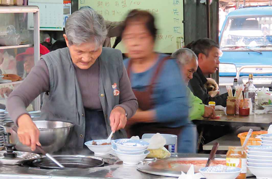 逛台南善化牛墟市集，什麼都賣什麼都不奇怪
