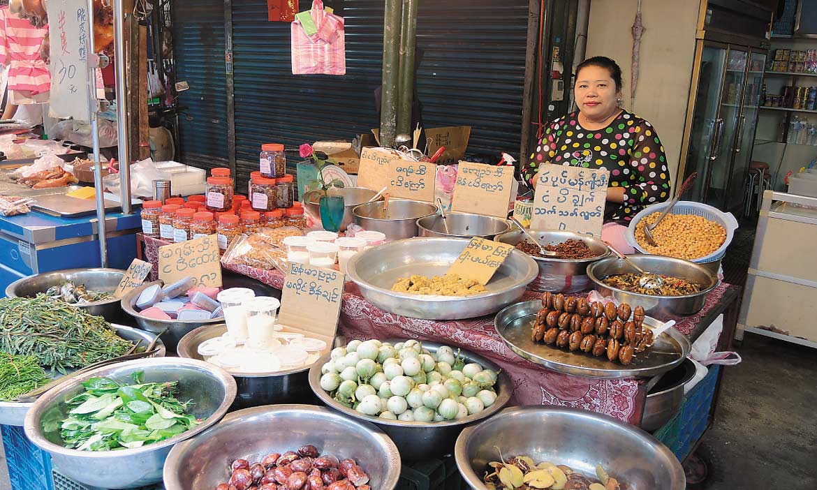 中興街買韓國零嘴，華新街享緬甸道地美食