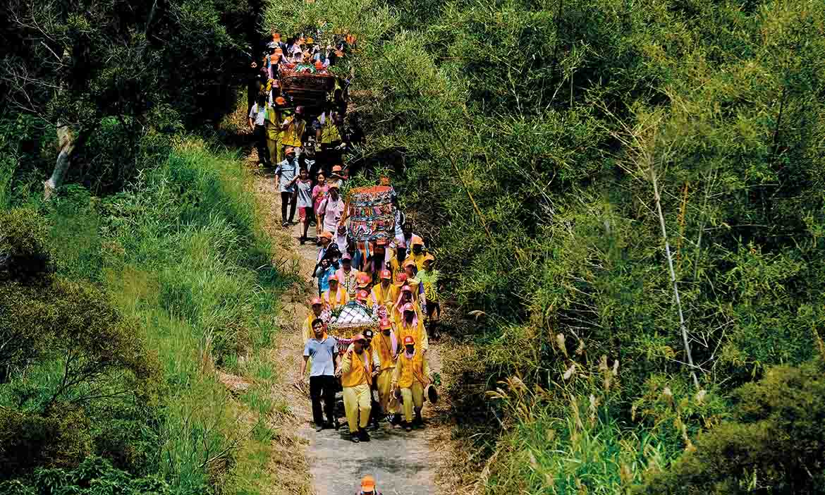 苗栗通霄拱天宮 集開基、鎮殿、進香於一身的白沙屯軟身媽祖