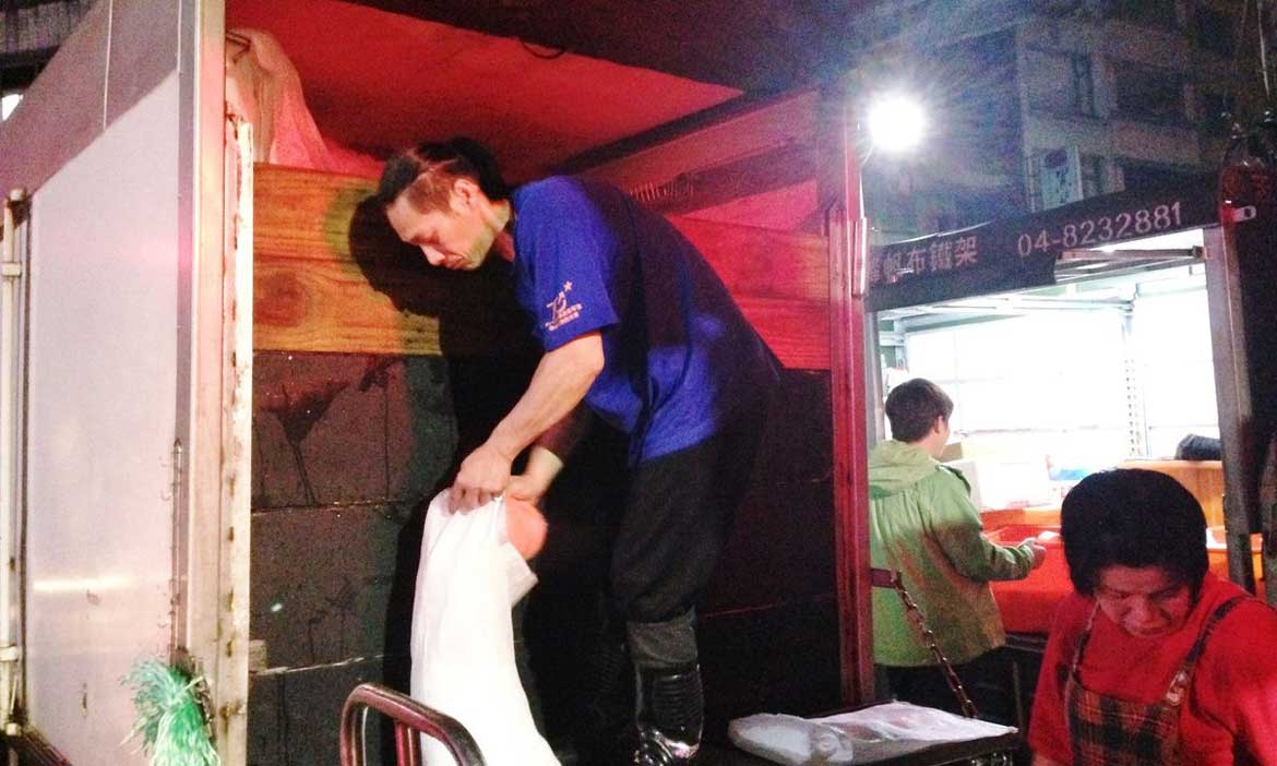隱藏的風景，黑夜裡的「師傅師」—崁仔頂冰塊車