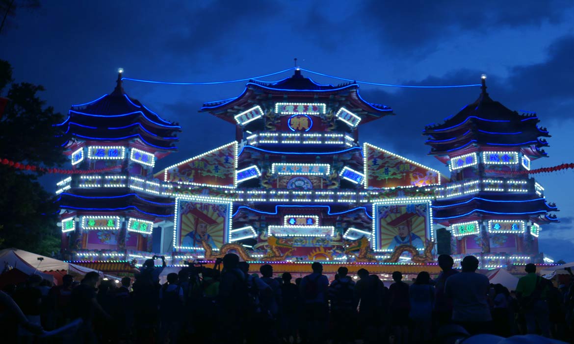 基隆百年盛事，海洋文化孕育的中元祭
