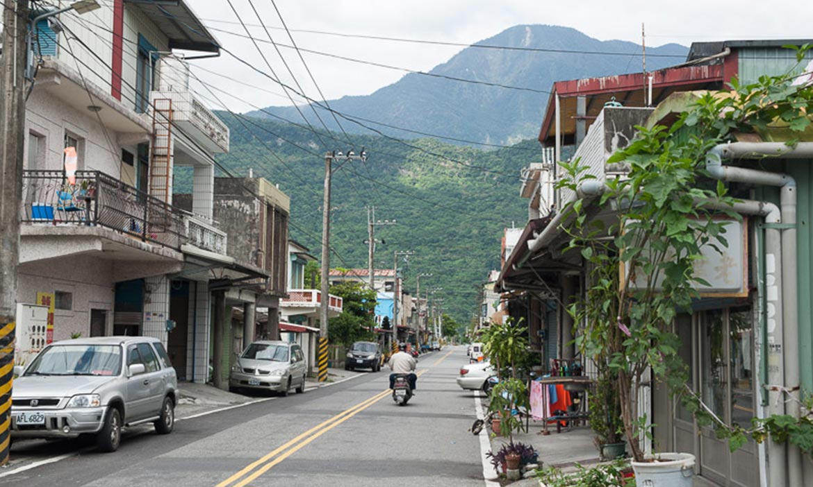 一趟漫無目的小村慢走，「花蓮豐田移民村」曾因玉石繁榮的小鎮
