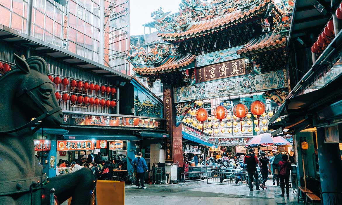 我家樓下就是廟口，穿街走巷基隆市 看似平凡無奇其實最迷人