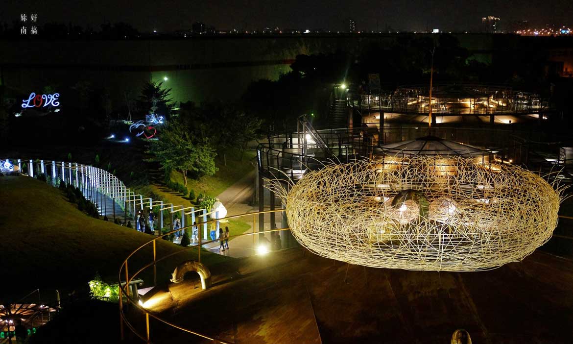 日治時代的製糖所「十鼓文化村」， 夜晚是另一種玩法