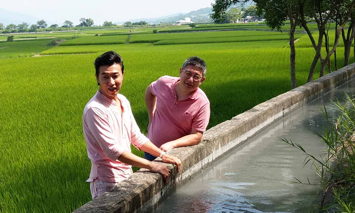 跟著陳鴻到池上尋找食材，拜訪樂蜂場和慢食家宴