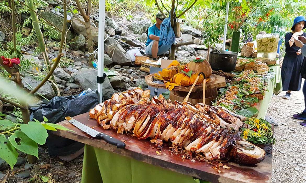 拜訪屏東萬安部落吃「溪」餐，被山野用力環抱 獨一無二的旅行飲食體驗