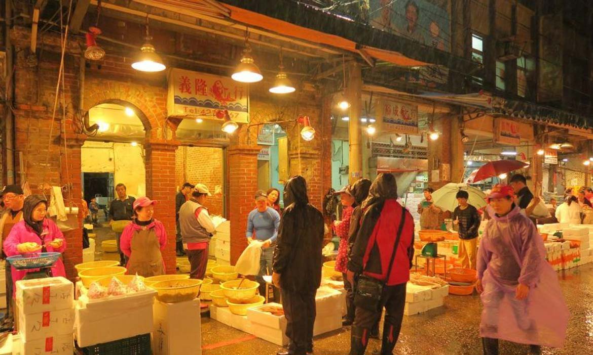 想要買魚可得跟上他的速度！漁貨的拍賣師－糶手