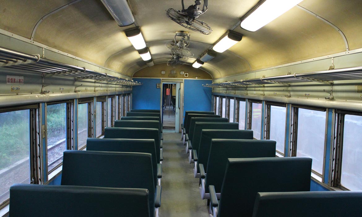行在山海間 解憂藍皮火車每日一班往返，坐上就是回憶
