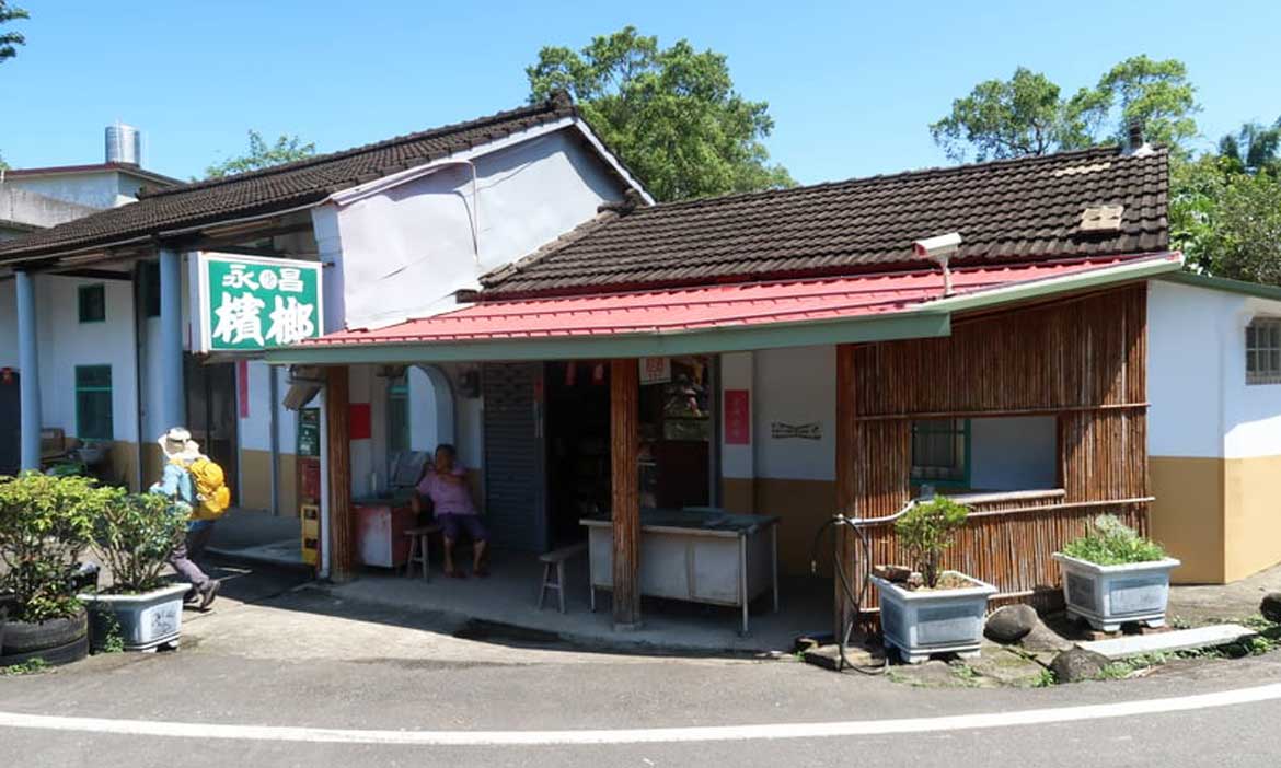 苗栗北河村 一間井井有條的柑仔店，遇見像魔法阿嬤的八十歲奶奶
