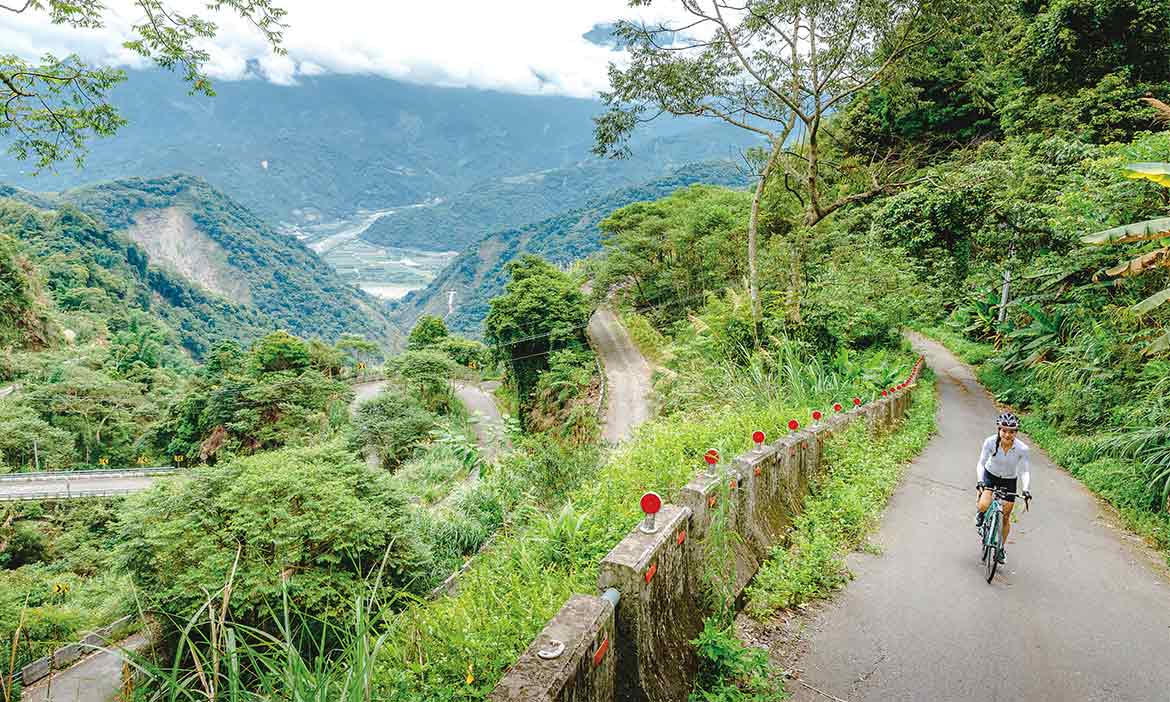 單車旅行八通關古道，穿梭在南投信義和鹿谷 邊騎邊玩