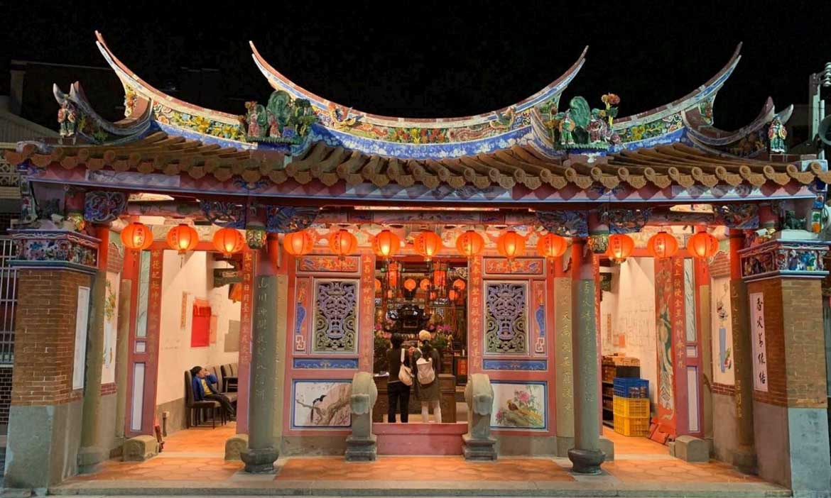 媽祖的家變浪漫！國際獎大師設計燈光 香山天后宮夜晚更美麗