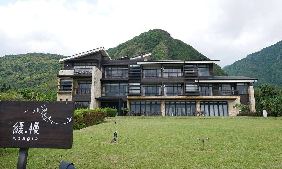花蓮「緩慢．石梯坪」 住進世界級地質教室，享受無敵海景與大片草原