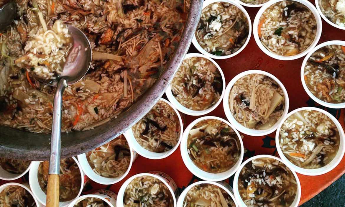 繞境期間的祭典限定美食，沾媽祖的光才能吃到的平安粥