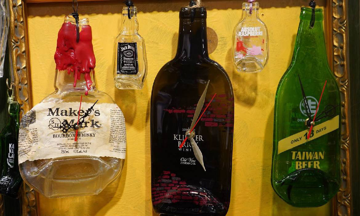 酒瓶壓了不會碎？「瓶瓶禮」給舊玻璃新生命，從美式工藝到台灣製造