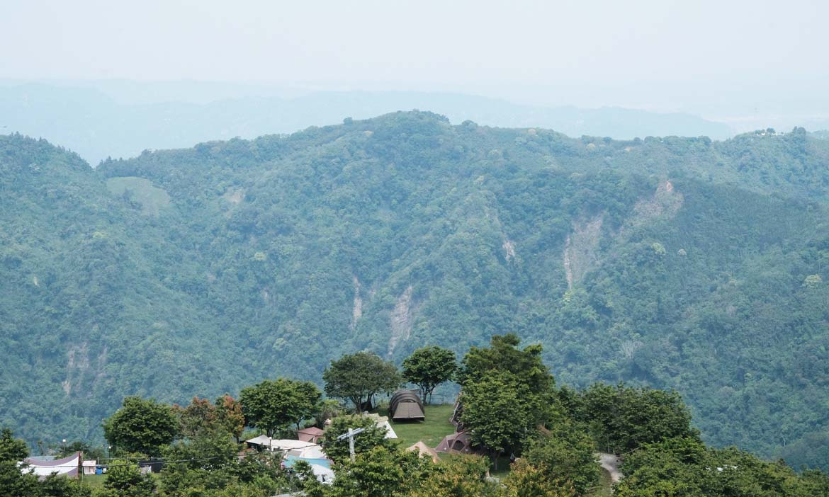 苗栗高山避暑勝地 前進司馬限露營，飽覽群峰雲海在銀河下入睡