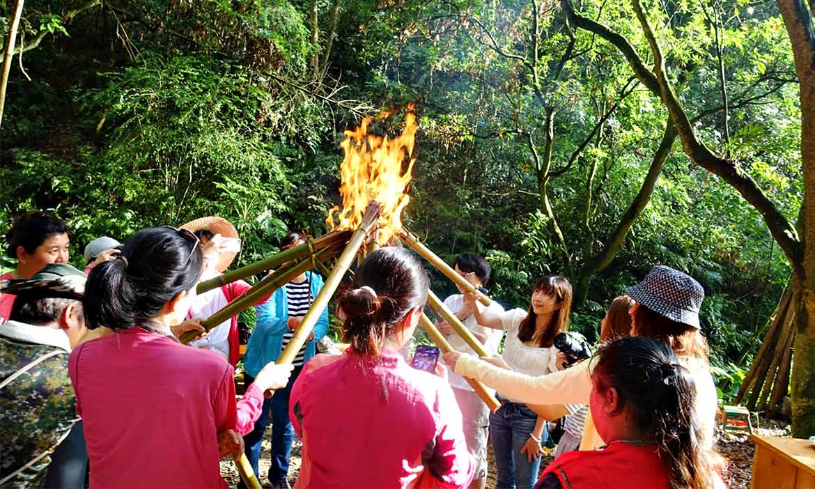美人山腳下的體驗 在屏東安坡部落當一日排灣貴族，跟著長老走入秘境