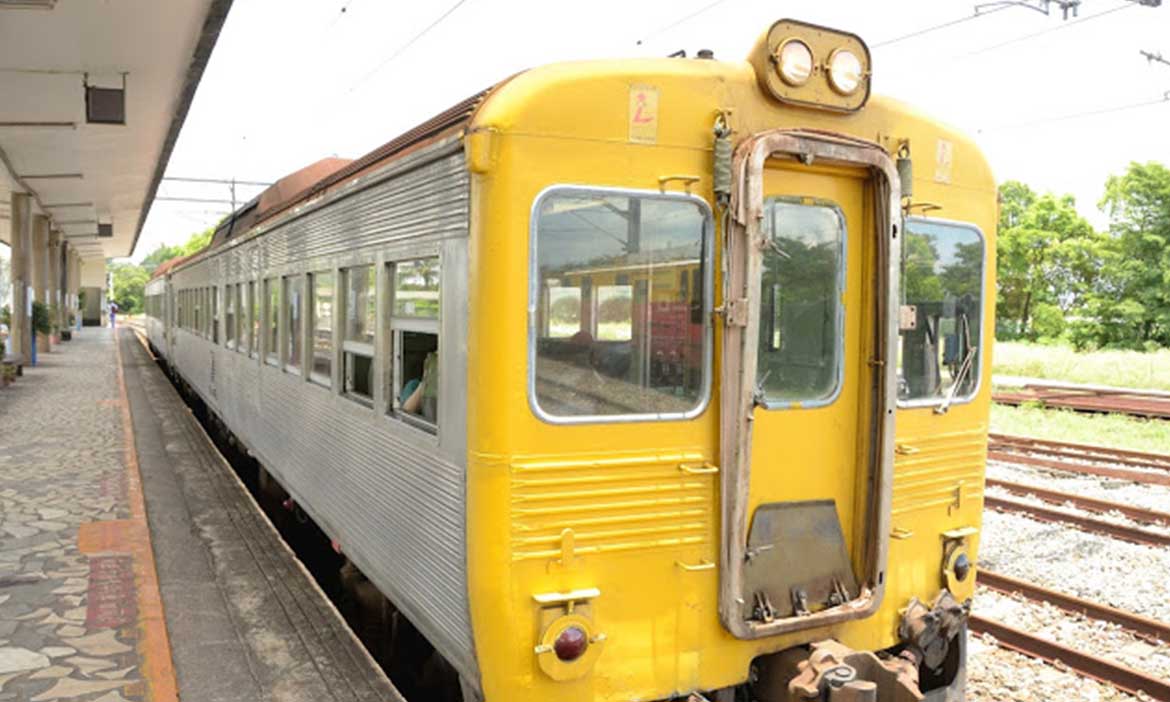 花東南迴鐵路的今昔 追憶逝去的4678次普通車：白鐵仔「光華號」DR2700