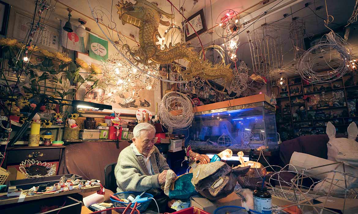 94歲新竹一代燈師蕭在淦 用人生黏糊一座座花燈，點點燈火傳承文化使命