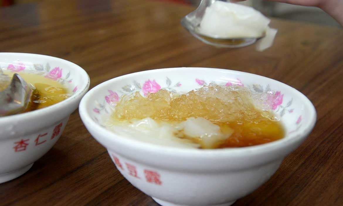 台北迪化街三十年老店「顏記杏仁露」，傳承古早味甜品 研發涼露新滋味
