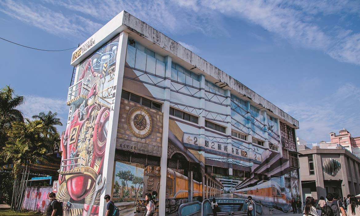 港都文史美學之旅 在新舊並存的高雄街巷，尋訪老宅聚落與藝文風情