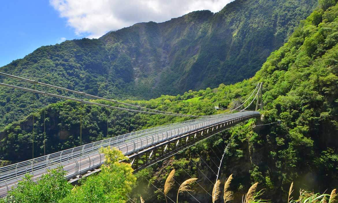 俯瞰絕美立霧溪谷，太魯閣布洛灣山月吊橋8月12日啟用，採網路解說預約