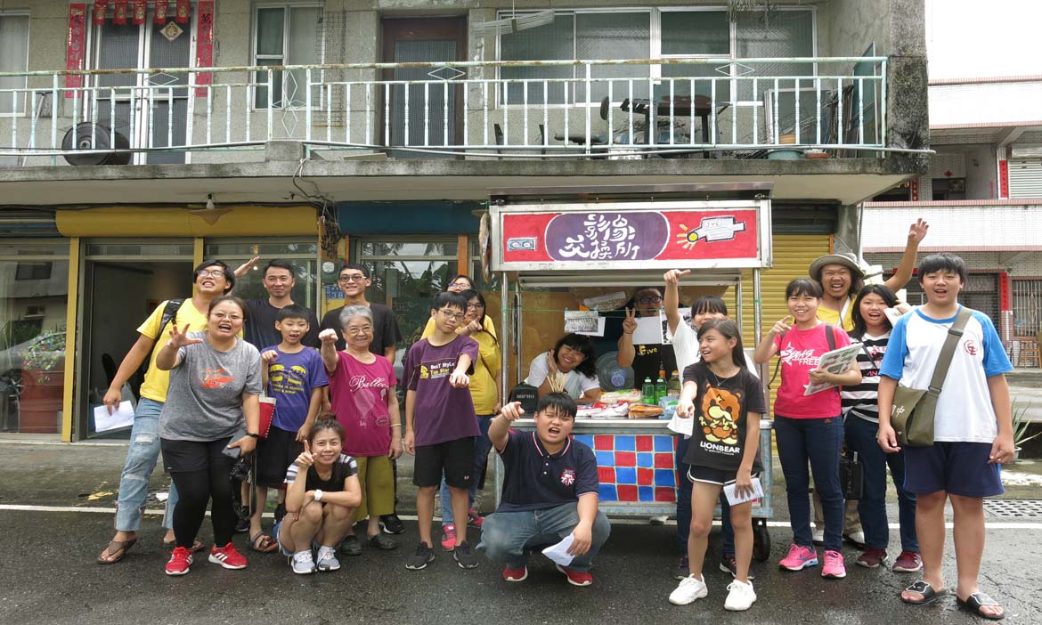 高雄旗山影像交換所，和長輩交換影像記憶，重現菸葉與香蕉的風華年代