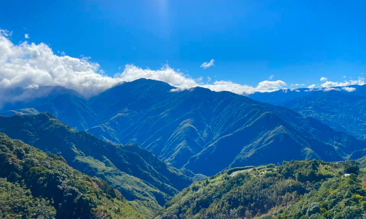 一山見四季 新竹李崠山小百岳，訪山林間的古堡，在山莊坐看雲起時