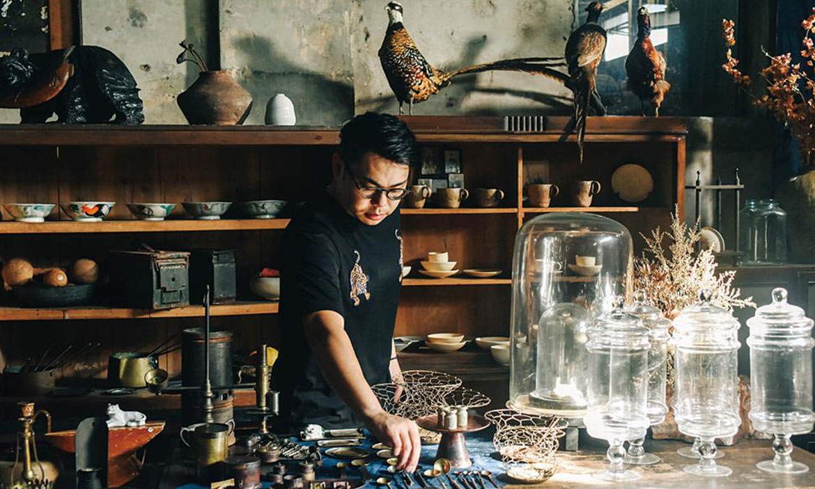 台南鳥飛古物店修復師葉家宏 用熱情承接每個傷痕，傳達古物美感意識