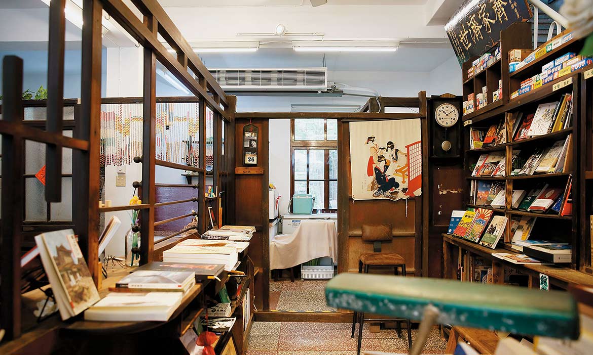 雲林北港光明屋書店 巷弄老診間飄書香，照亮地方工藝
