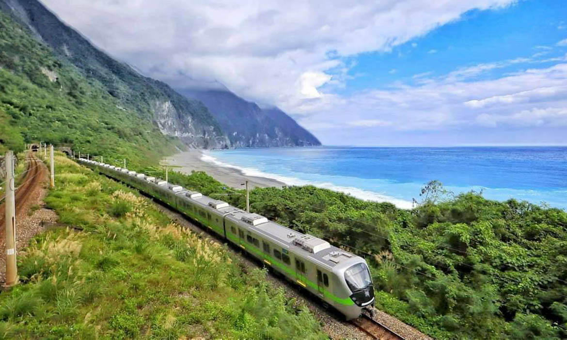 開箱EMU900型電聯車 史上最美通勤區間車啟航！清明連假投入疏運