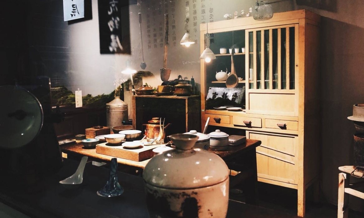 大稻埕「地衣荒物」費心蒐集台灣味器皿，中藥陶罐蠟燭成熱門伴手禮