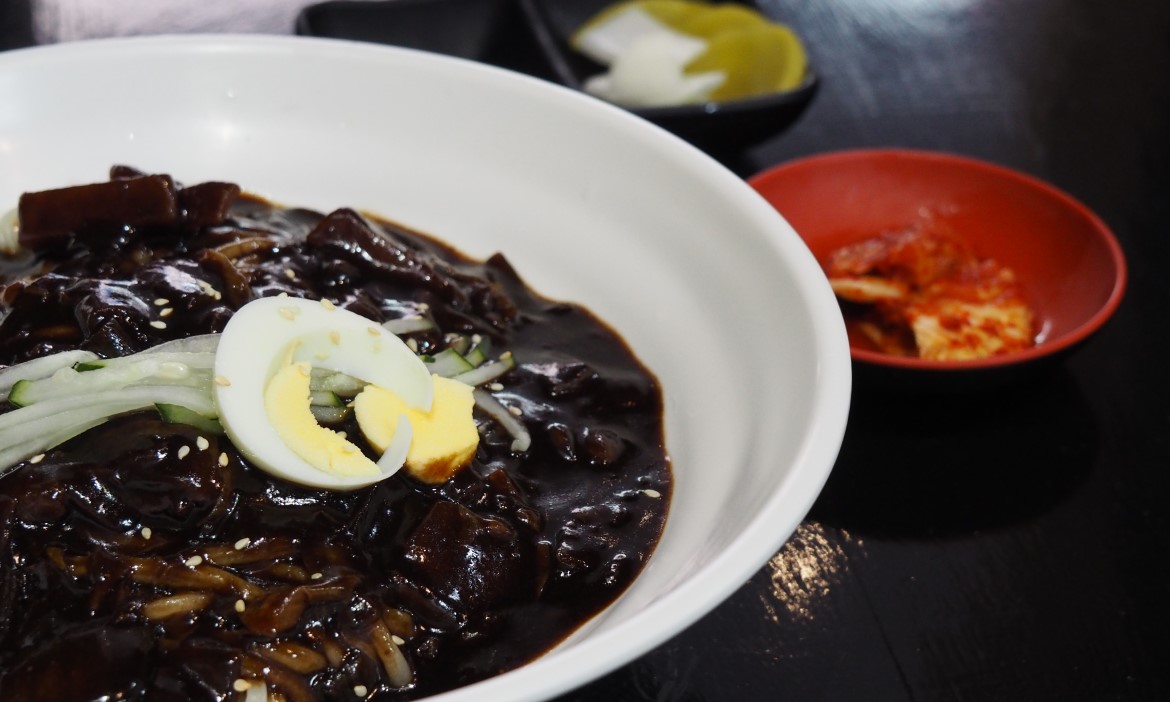 最熟悉的陌生人，那些被鄰國創造的「中華料理」（東北亞篇）
