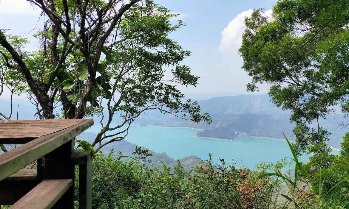 高雄甲仙六義山步道觀湖兼賞梅，四季飽覽南化水庫湖光山色