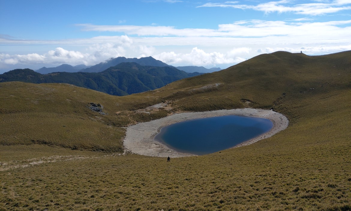 一生一定要去一次的高山湖泊 設計師打造登山證明書，收藏你與嘉明湖的美好回憶