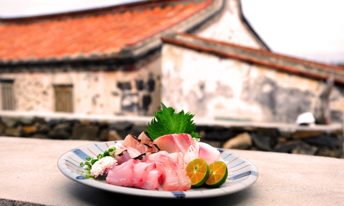 二崁聚落「魚好」的季節生魚片專賣，澎湖新鮮限定，吃過一次就嘴刁