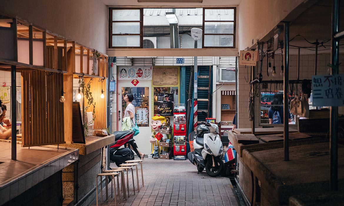 高雄兩天一夜旅行提案｜跨百鹽埕老城巡禮，一窺港都的舊時年華