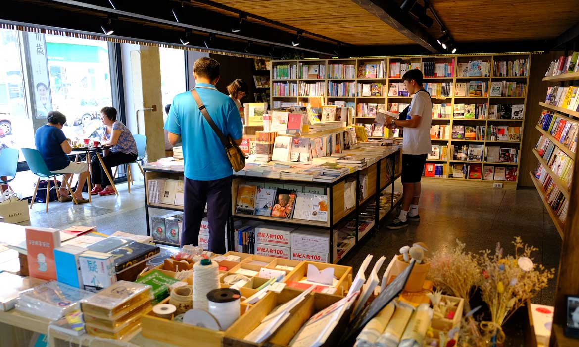 嘉義市好地方！ 承億小鎮慢讀 融合古早味冰果室的獨立書店