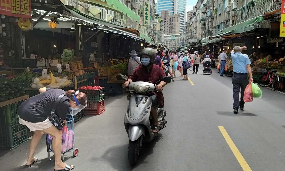 紓困懶人包》攤販等自營作業者、無一定雇主、打工族部分工時受僱，勞工生活補貼請領資格、金額與時程一次整理